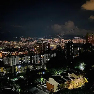 Central Apto En Av Las Palmas, Poblado Medellín