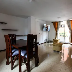 Espacioso Y Comodo Hogar. Medellín