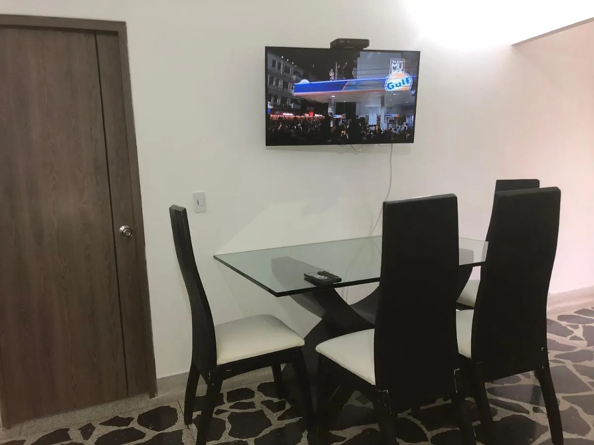 Apartamento Apartamento Amplio En Laureles, Excelente Ubicacion, 3 Alcobas 403 Medellín