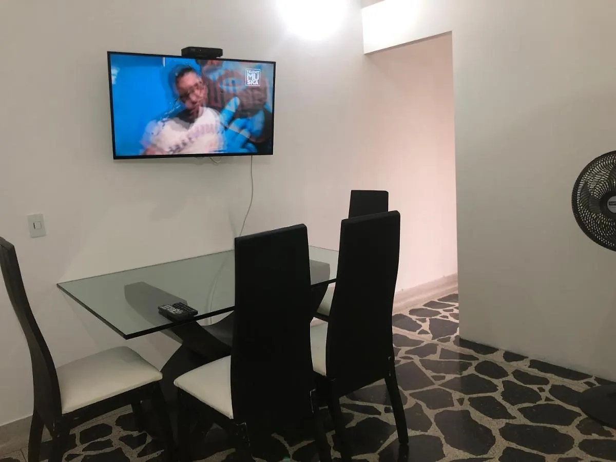 Apartamento Apartamento Amplio En Laureles, Excelente Ubicacion, 3 Alcobas 403 Medellín
