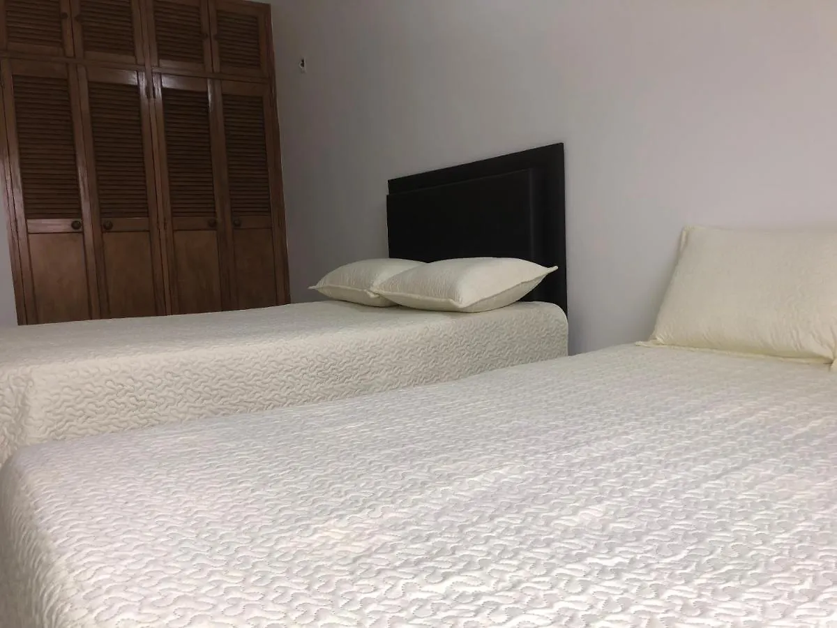 Apartamento Apartamento Amplio En Laureles, Excelente Ubicacion, 3 Alcobas 403 Medellín