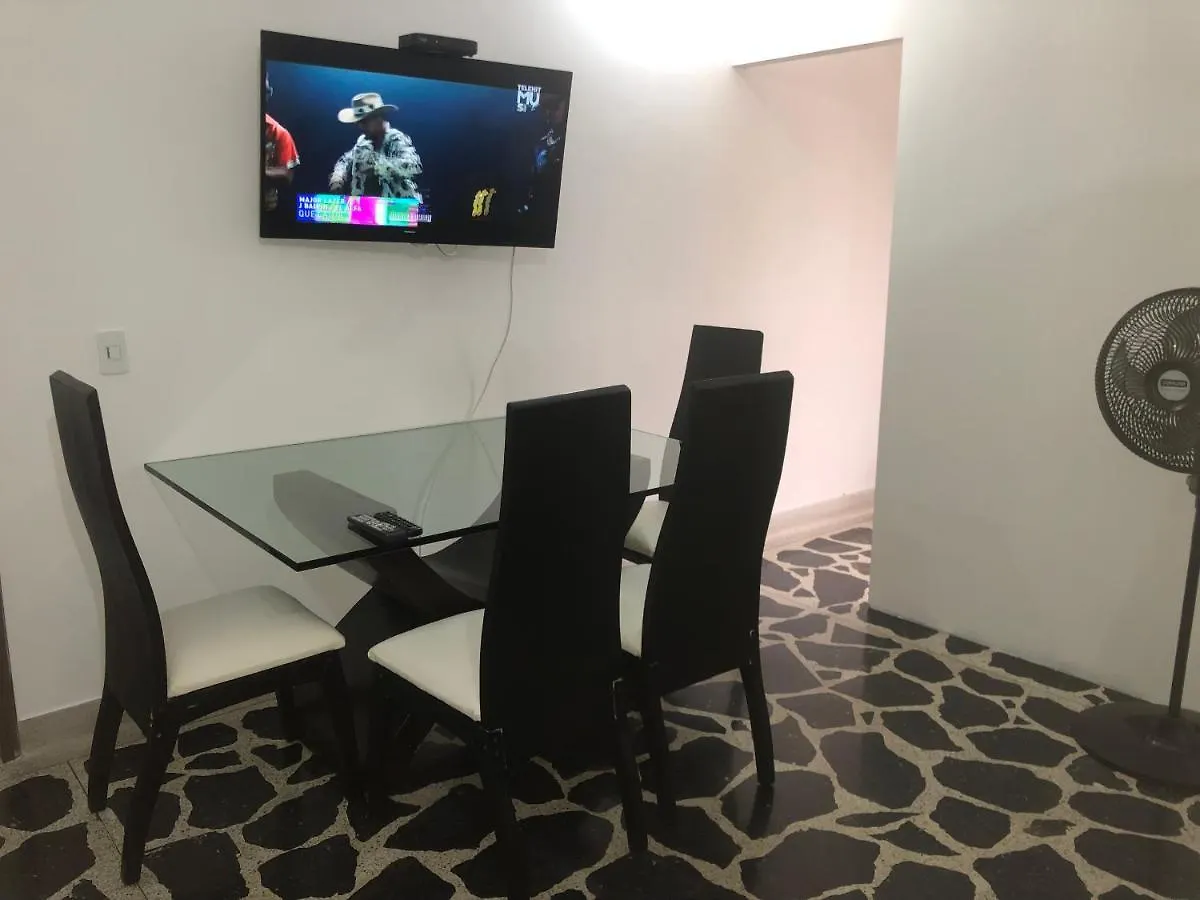 Apartamento Apartamento Amplio En Laureles, Excelente Ubicacion, 3 Alcobas 403 Medellín