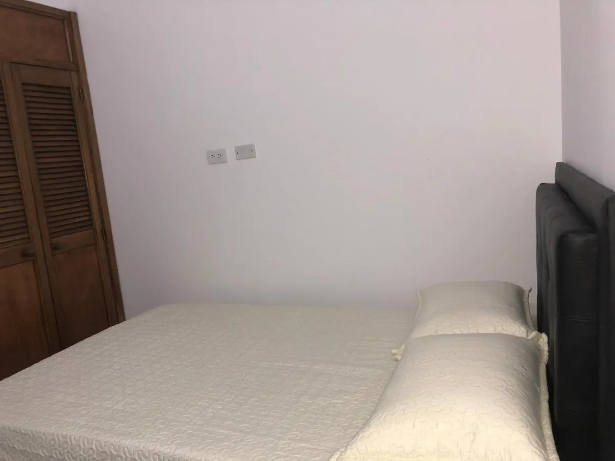 Apartamento Apartamento Amplio En Laureles, Excelente Ubicacion, 3 Alcobas 403 Medellín 0*,