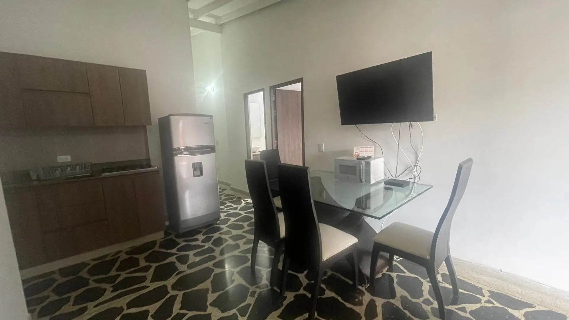 Apartamento Apartamento Amplio En Laureles, Excelente Ubicacion, 3 Alcobas 403 Medellín Colombia
